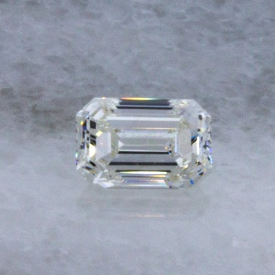 H color, VS2 clarity Emerald 0.72 -Carat Diamond