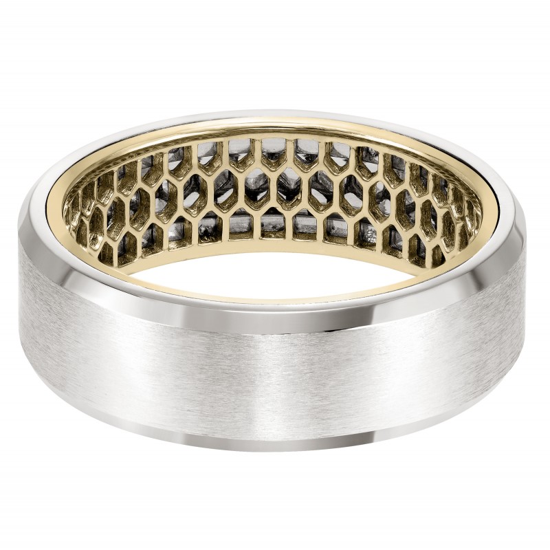 Men's Wedding Band With Mesh Pattern Inside And Flat Profile With Bevel Edge. Available In White, Yellow And Rose Gold Color Combinations.