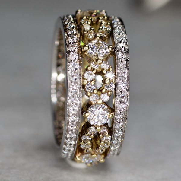 Diana Negative Space Anniversry Band (2.00ctw.)